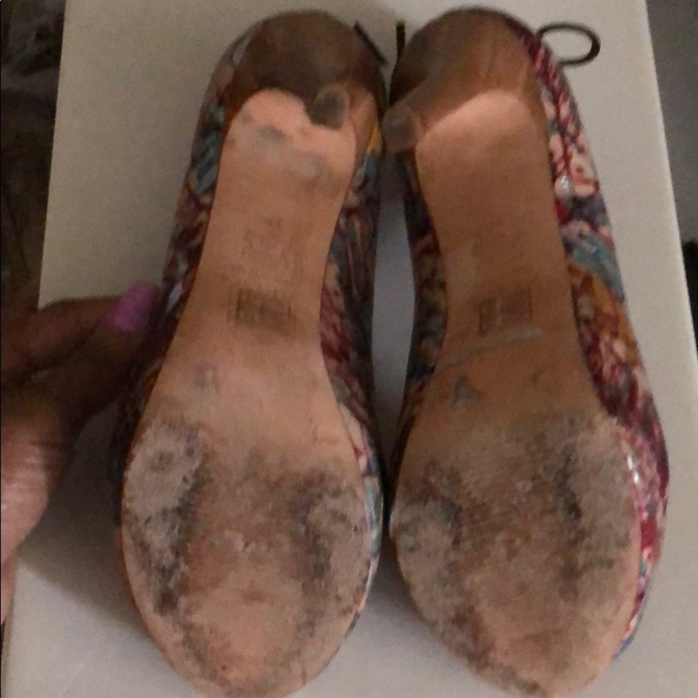 Shoes - Picture 2 of 4